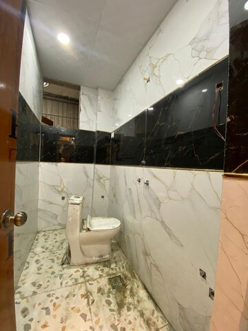 Team Area in 2 BHK Apartment at Vasu Fortune Residency, Raj Nagar Extension – for Rent