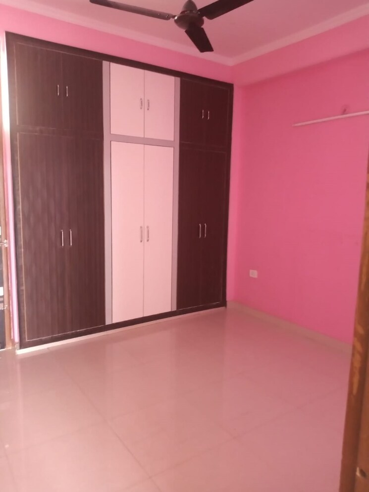 Room, sector 48 2 Bedroom 1450 Sq.Ft. Builder Floor In Sector 48 Noida 9256329