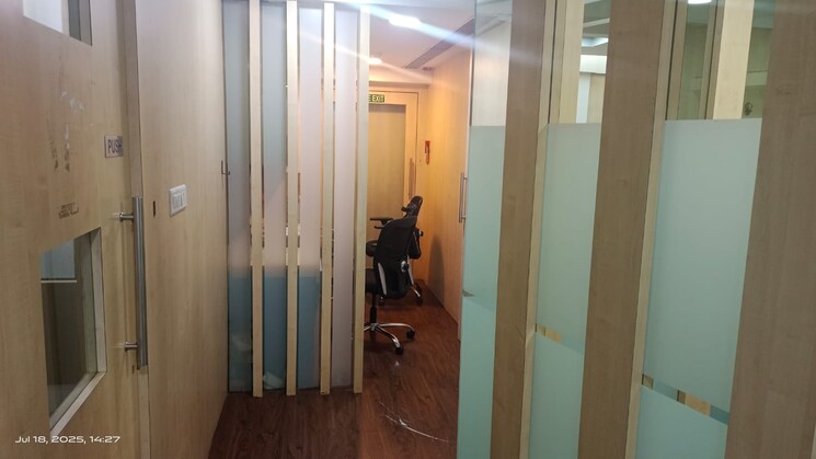 Common Area, andheri west Commercial Office Space 4000 Sq.Ft. In Andheri West Mumbai 9256327