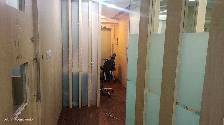 Common Area, andheri west Commercial Office Space 4000 Sq.Ft. In Andheri West Mumbai 9256327