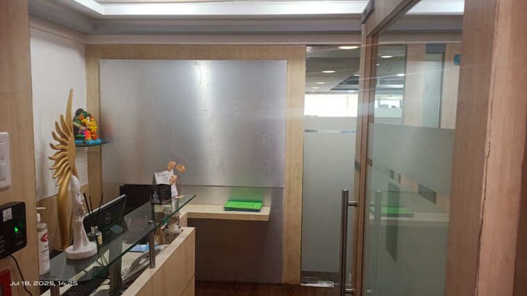 undefined, andheri west Commercial Office Space 4000 Sq.Ft. In Andheri West Mumbai 9256327