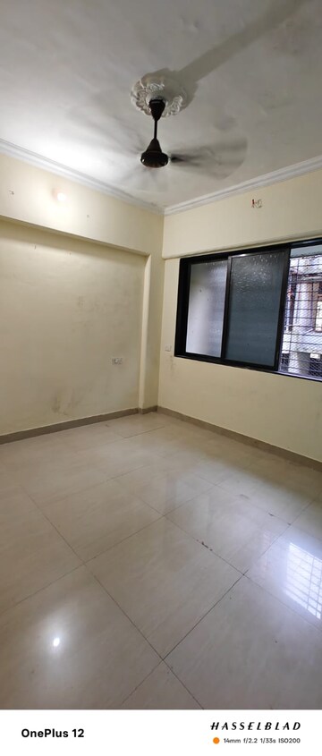 Room in 2 BHK Apartment at Kurla West – for Rent