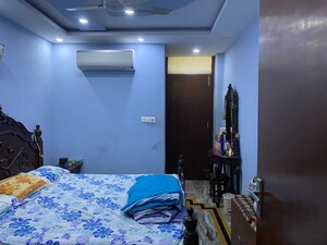 Bedroom in 6 BHK Apartment at Zakir Nagar – for Sale