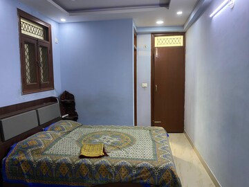 Bedroom in 6 BHK Apartment at Zakir Nagar – for Sale