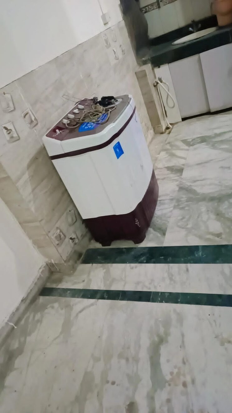 Bathroom, east of kailash 2 Bedroom 1000 Sq.Ft. Independent House In East Of Kailash Delhi 9256394