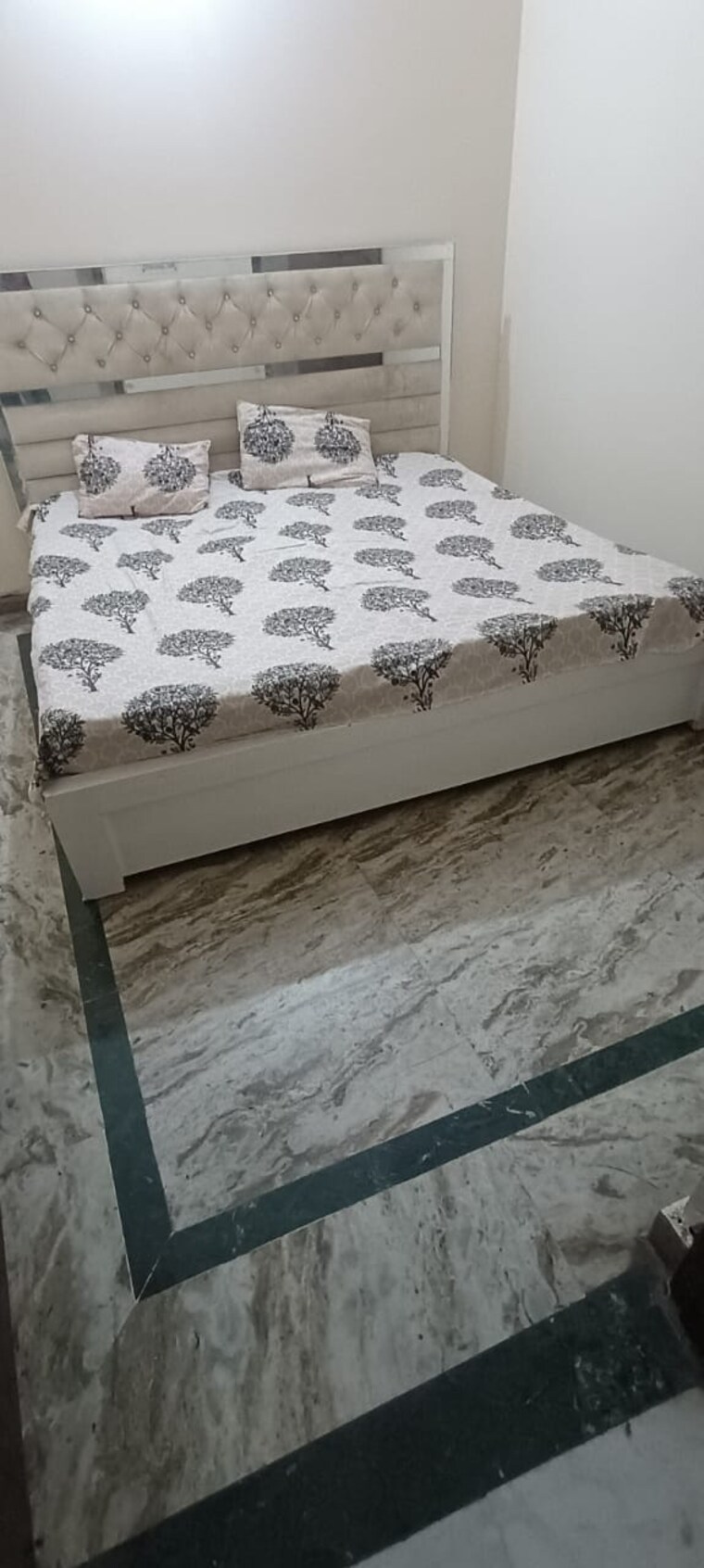 Bedroom, east of kailash 2 Bedroom 1000 Sq.Ft. Independent House In East Of Kailash Delhi 9256394