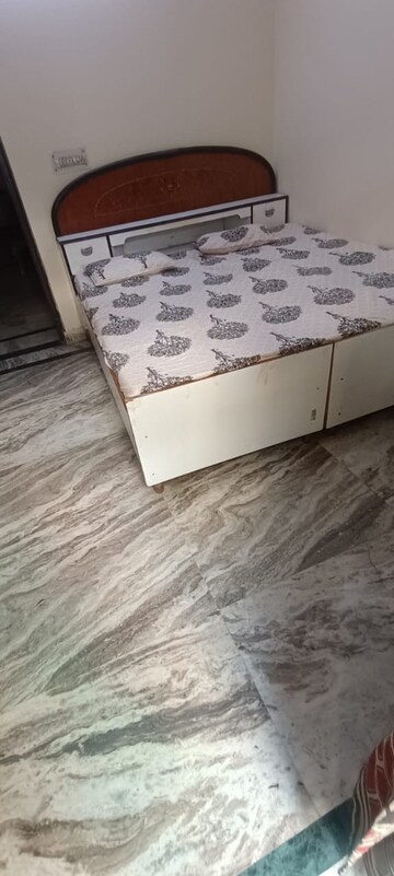Room in 2 BHK Independent House at East Of Kailash – for Rent