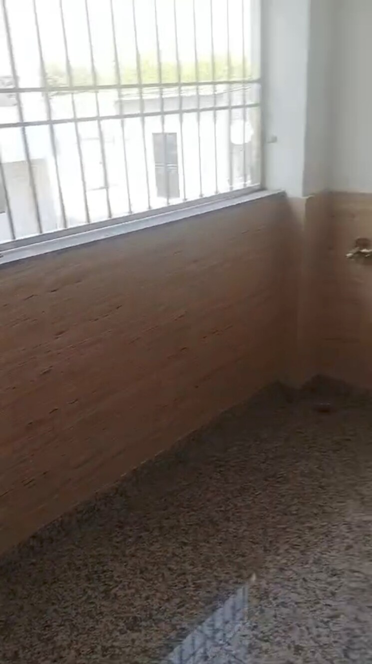 Room, kalkaji 3 Bedroom 200 Sq.Yd. Independent House In Kalkaji Delhi 9256411