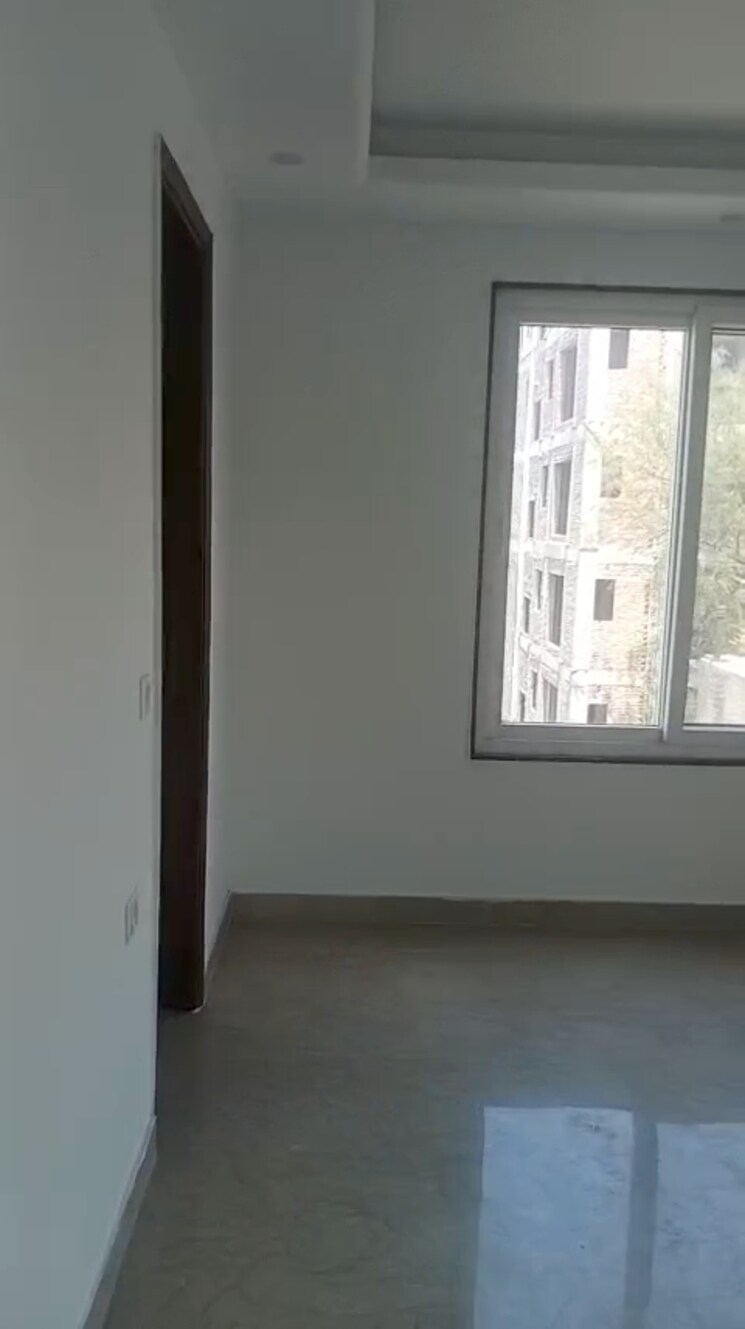 Room, kalkaji 3 Bedroom 200 Sq.Yd. Independent House In Kalkaji Delhi 9256411