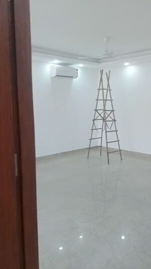 Room in 3 BHK Independent House at Kalkaji – for Sale