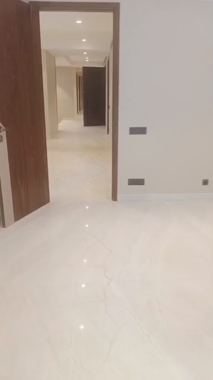 Room, greater kailash 4 Bedroom 550 Sq.Yd. Builder Floor In Greater Kailash Delhi 9256414