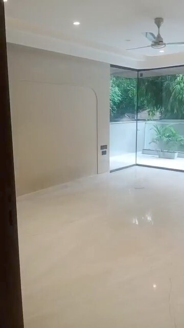 Room in 4 BHK Builder Floor at Greater Kailash – for Sale