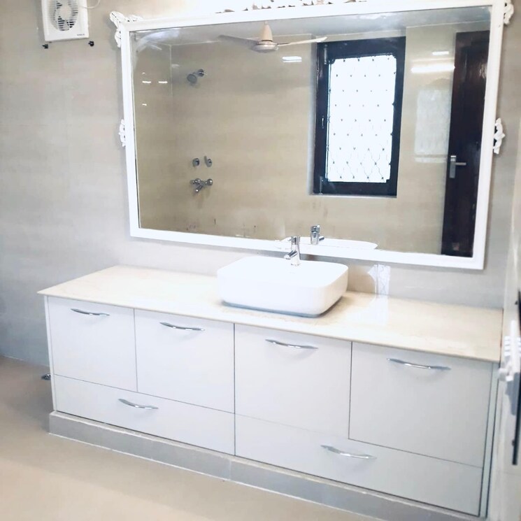 Bathroom, saket 5 Bedroom 2500 Sq.Yd. Independent House In Saket Delhi 9256415