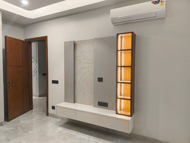 Room, vikas puri 3 Bedroom 205 Sq.Yd. Builder Floor In Vikas Puri Delhi 9256422