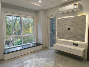 Room in 3 BHK Builder Floor at Vikas Puri – for Rent