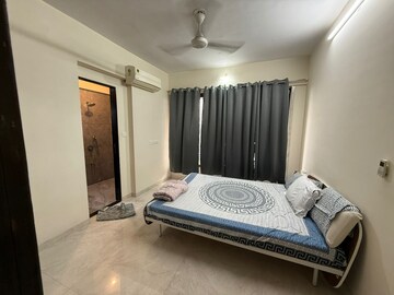 Bedroom in 2 BHK Apartment at Lucent Fressia Ranibello, Malad East – for Rent