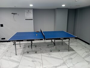 Master Bedroom in 1 BHK Apartment at DLF Building 10, Dlf Phase ii – for Rent