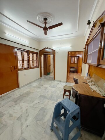Bedroom in 2 BHK Builder Floor at Masjid Moth DDA Flats RWA, Greater Kailash I – for Rent