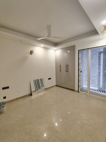 Room in 3 BHK Builder Floor at Chittaranjan Park – for Rent