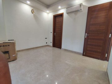 Room in 3 BHK Builder Floor at Chittaranjan Park – for Rent