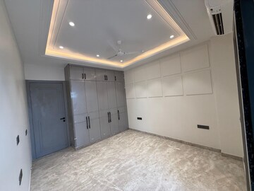 Room in 3 BHK Builder Floor at Greater Kailash I – for Rent