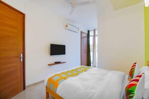 Bedroom in 3 BHK Builder Floor at Chittaranjan Park – for Rent