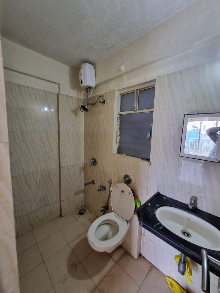 Bathroom, vtp-solitaire 2 Bedroom 761 Sq.Ft. Apartment In Baner Pune 9256465