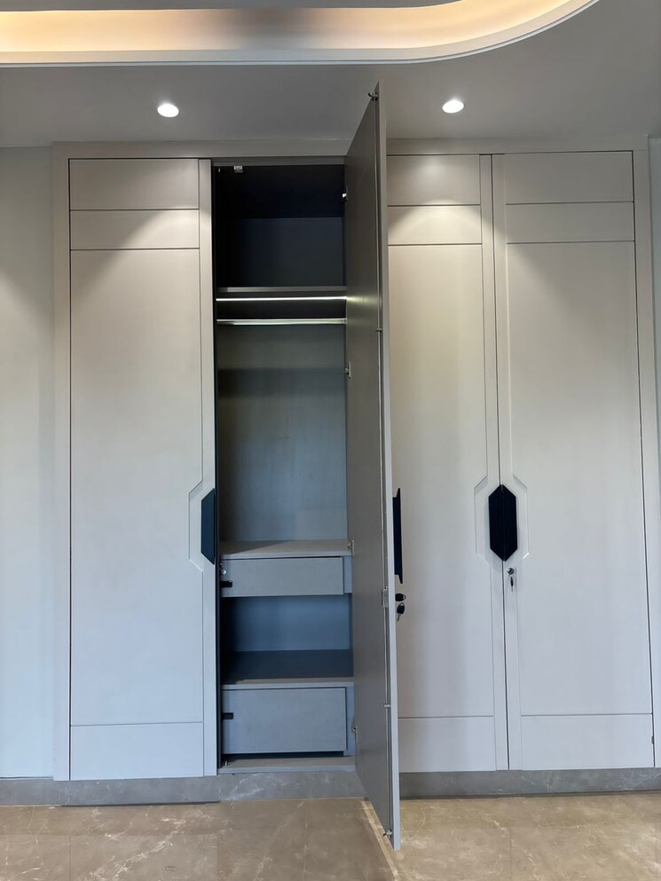 Bathroom, greater kailash ii 4 Bedroom 300 Sq.Ft. Builder Floor In Greater Kailash ii Delhi 9256468