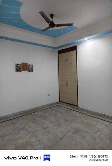 Room in 3.5 BHK Builder Floor at Laxmi Nagar – for Sale