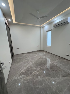 Room in 4 BHK Builder Floor at Greater Kailash – for Rent