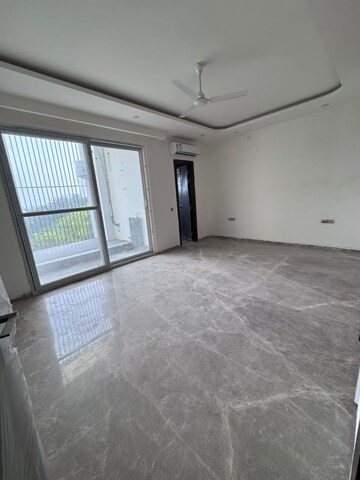 Room in 4 BHK Builder Floor at Greater Kailash – for Rent