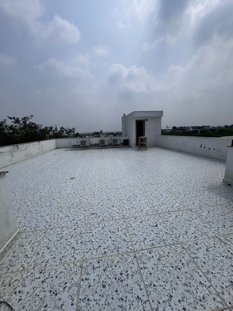 Swimming Pool, greater kailash 4 Bedroom 311 Sq.Yd. Builder Floor In Greater Kailash Delhi 9256473