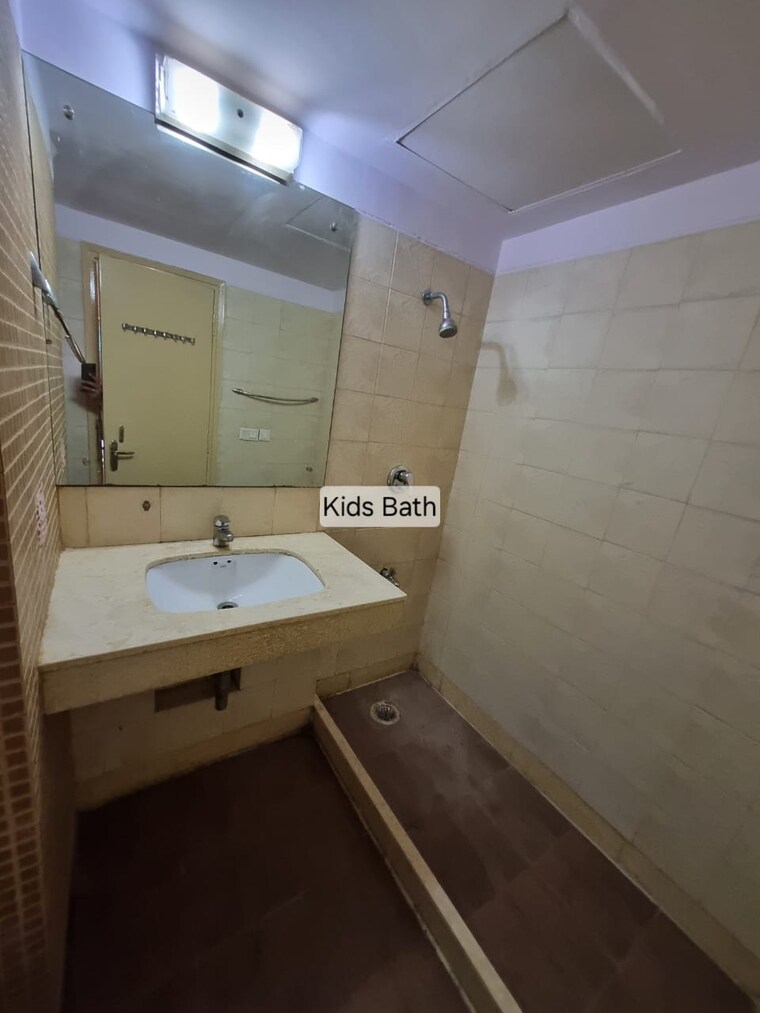 Attached Bathroom, bptp-freedom-park-life 3.5 Bedroom 2293 Sq.Ft. Apartment In Sector 57 Gurgaon 9256467