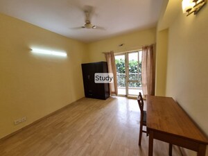 Room in 3.5 BHK Apartment at BPTP Freedom Park Life, Sector 57 – for Rent