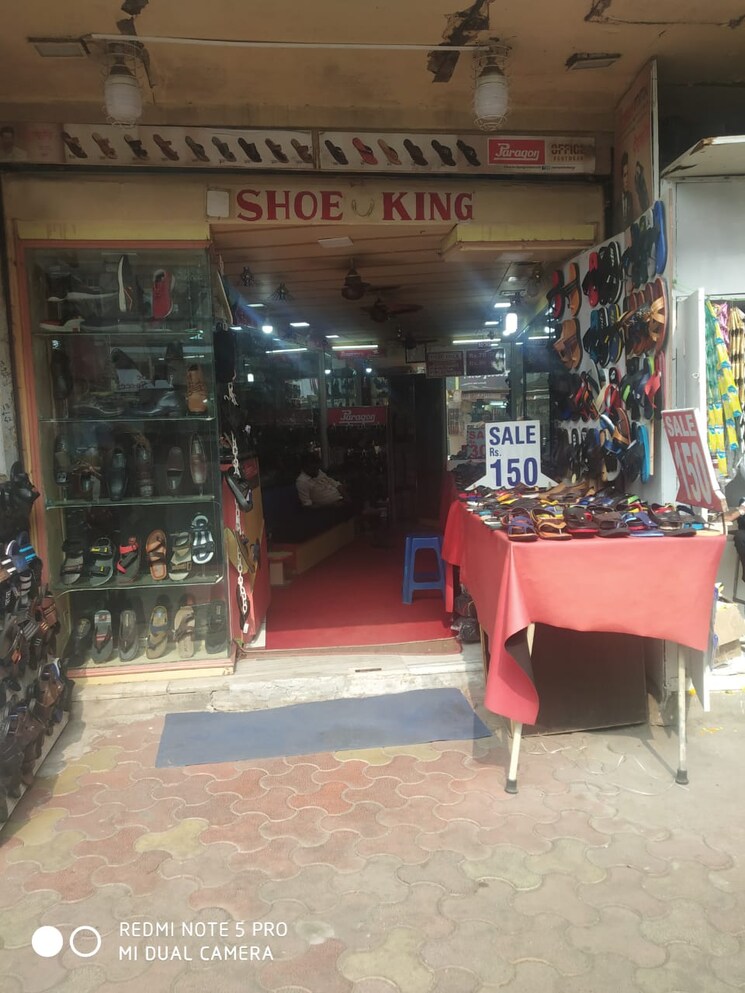  Parking, balram-bhavan Commercial Shop 150 Sq.Ft. In Grant Road East Mumbai 9256485