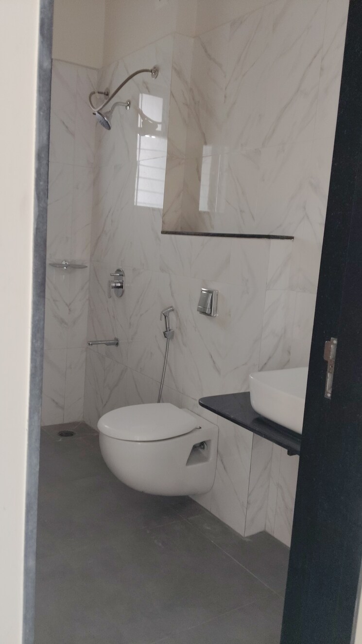 Bathroom, nyati-esteban 2 Bedroom 923 Sq.Ft. Apartment In Undri Pune 9256500