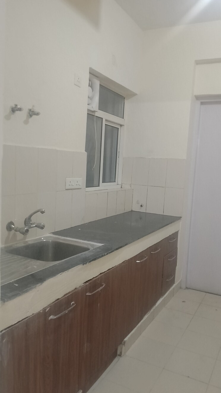 Kitchen, sare-home 3.5 Bedroom 1650 Sq.Ft. Builder Floor In Sector 92 Gurgaon 9256510