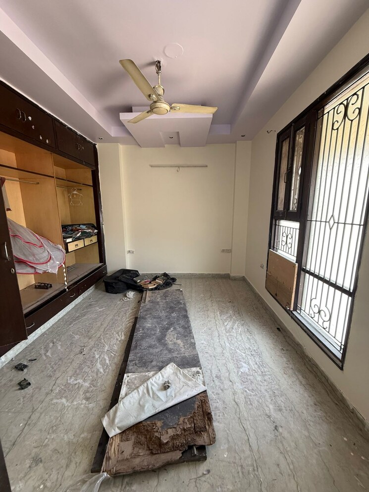 Room, navbharat-apartments 3 Bedroom 1250 Sq.Ft. Apartment In Paschim Vihar Delhi 9256514