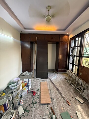 Room in 3 BHK Apartment at Navbharat Apartments, Paschim Vihar – for Rent