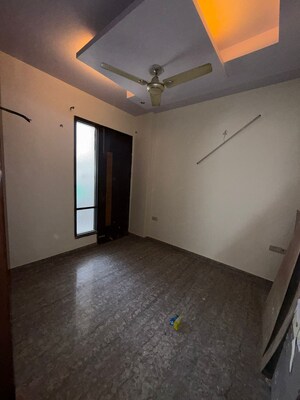 Room in 3 BHK Apartment at Navbharat Apartments, Paschim Vihar – for Rent