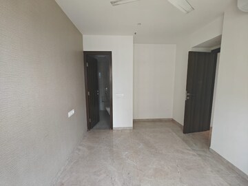 Room in 1 BHK Apartment at Hiranandani Regent Hill, Powai – for Sale
