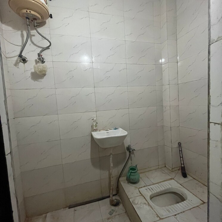 Bathroom, chattarpur 1 Bedroom 550 Sq.Ft. Builder Floor In Chattarpur Delhi 9256543