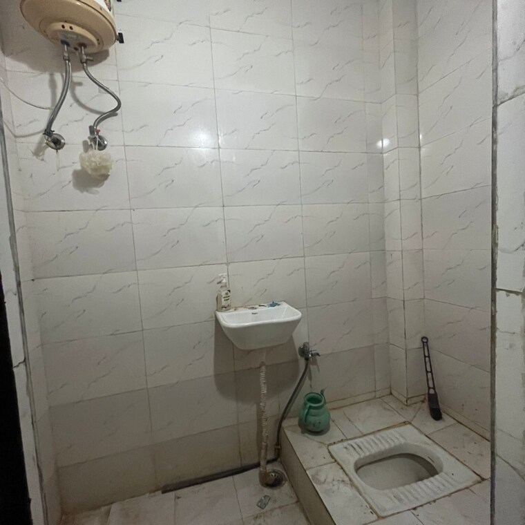 Bathroom, chattarpur 1 Bedroom 550 Sq.Ft. Builder Floor In Chattarpur Delhi 9256543