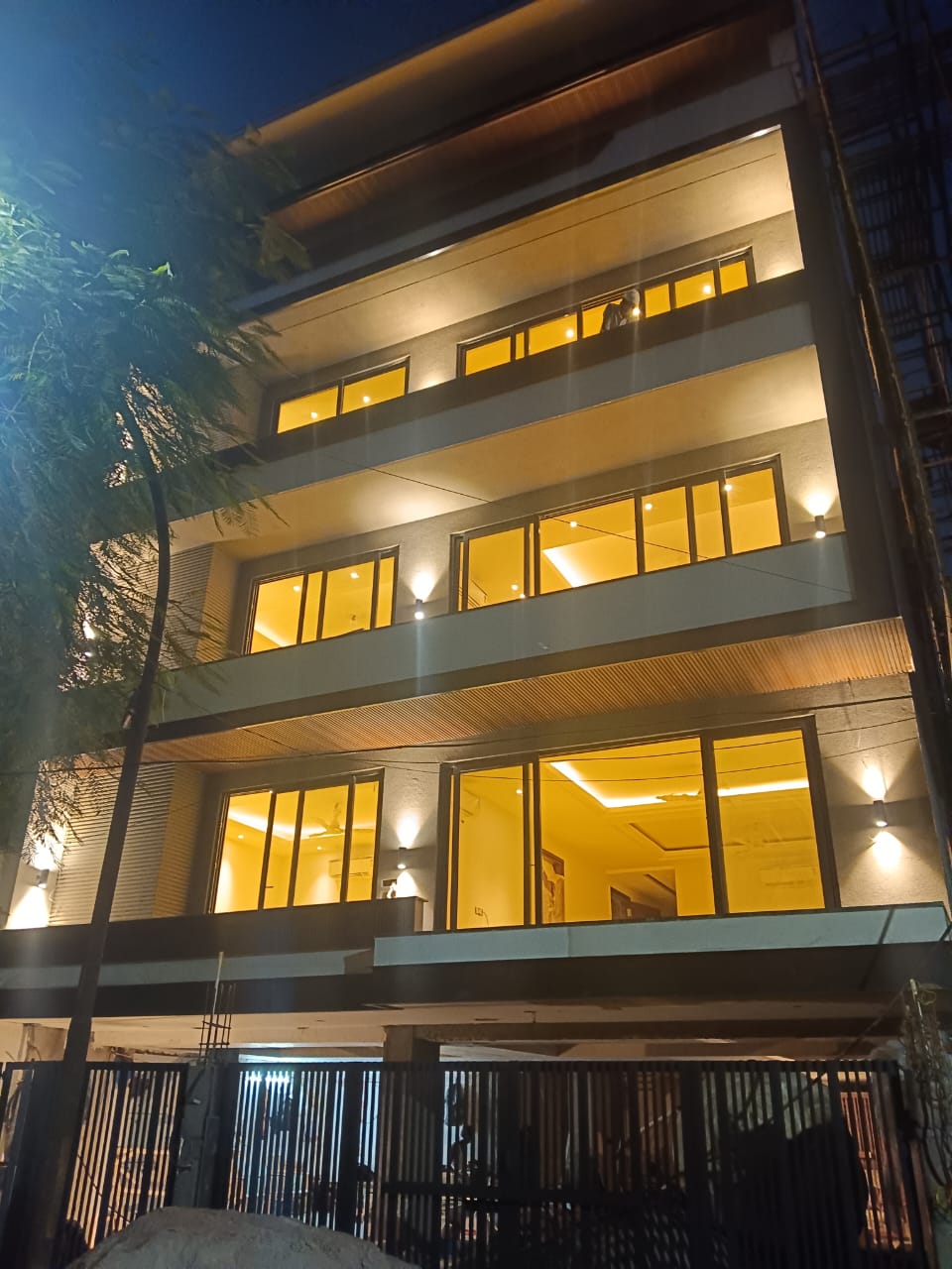 3 BHK + Servant Room Builder Floor For Rent in Sarvapriya Vihar