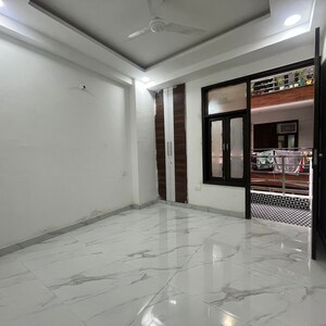 Room in 1 BHK Builder Floor at Chattarpur – for Rent
