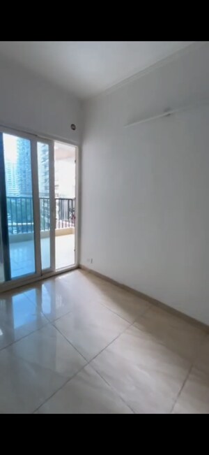 Room in 2 BHK Apartment at Gaur City 2 - 14th Avenue, Sector 16c Greater Noida – for Sale