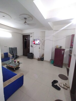 Team Area in 2 BHK Apartment at Suncity Avenue 76, Sector 76 – for Rent