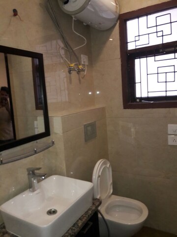 Bathroom in 2 BHK Builder Floor at Lajpat Nagar 4 – for Rent