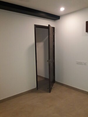 Room in 2 BHK Builder Floor at Lajpat Nagar 4 – for Rent