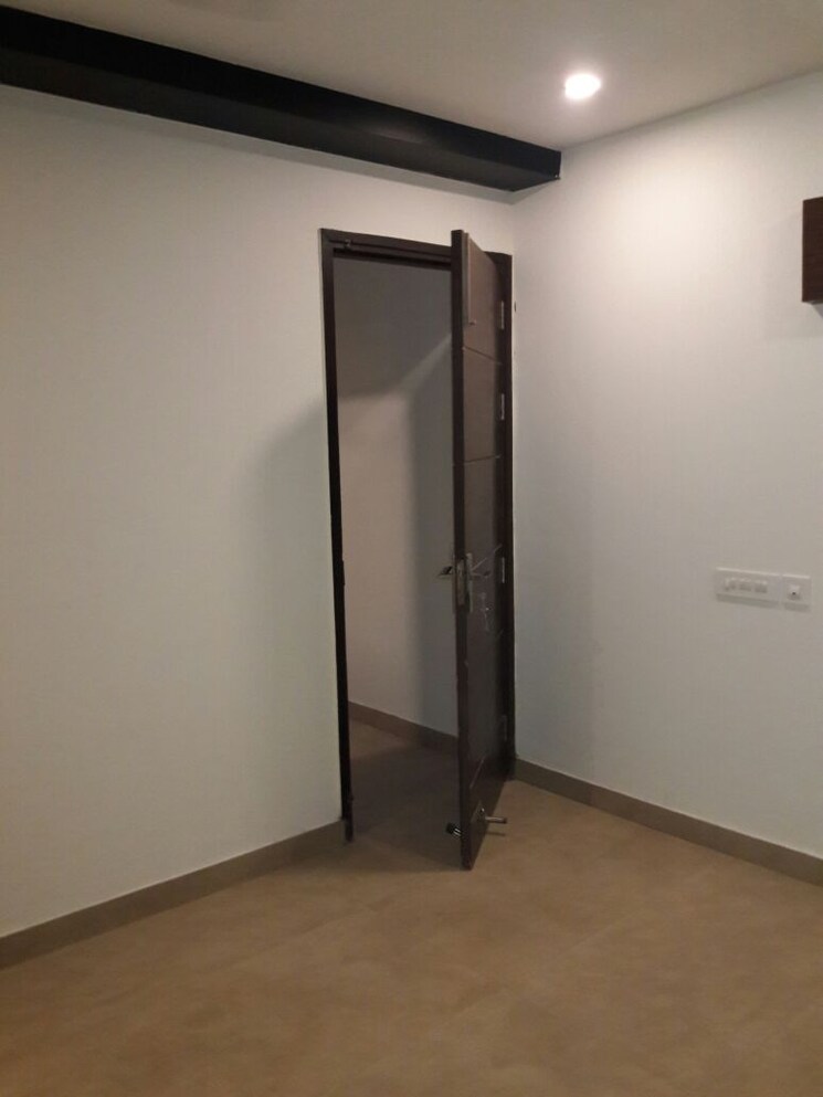 Room, lajpat nagar 4 2 Bedroom 1090 Sq.Ft. Builder Floor In Lajpat Nagar 4 Delhi 9256667